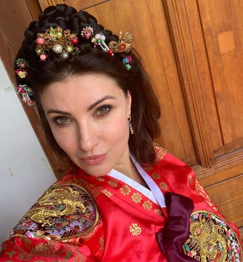 В Сеуле российские звезды примерили исторические костюмы корейских принцесс