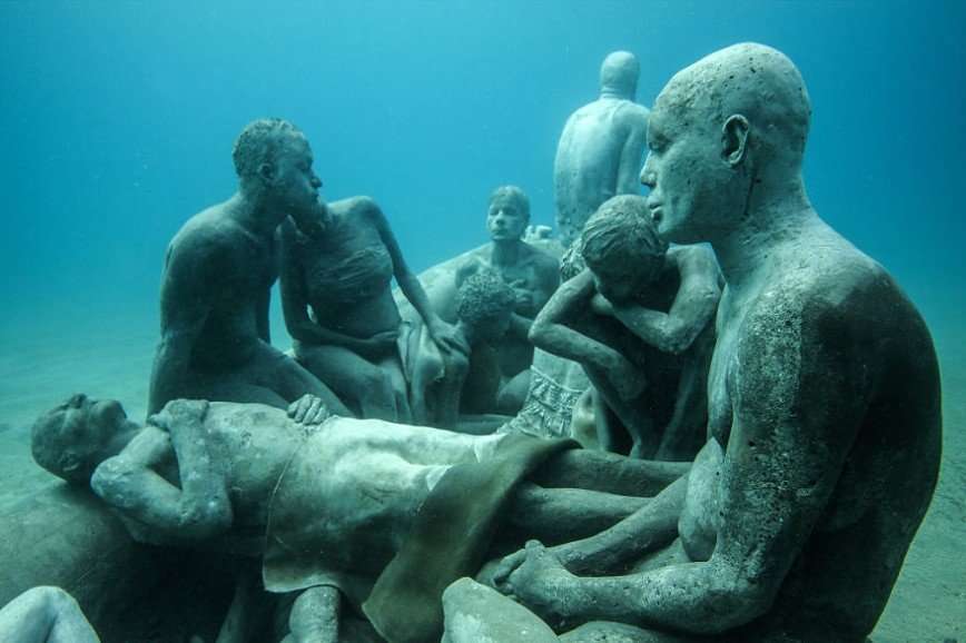 Захватывающий музей современного искусства под водой