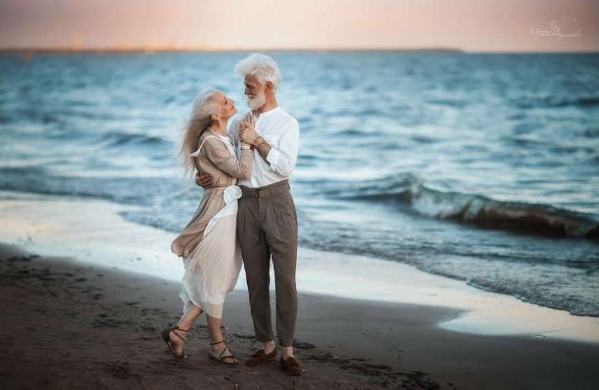 Снимки влюбленной пожилой пары покорили мир