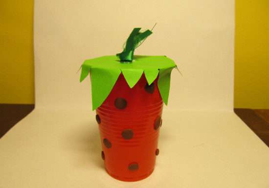 Проста дитяча виріб Полуниця