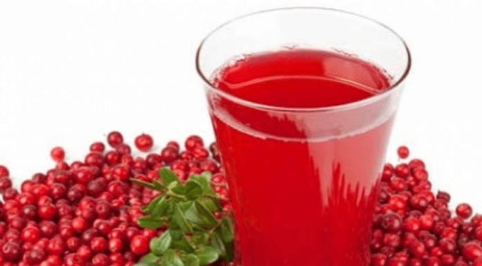 Компот із червоної смородини, прості рецепти приготування на зиму