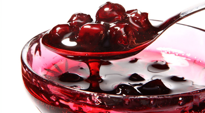 Рецепт густого вишневого варення з кісточками на зиму