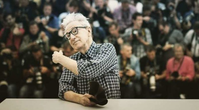 «Один з них явно бреше»: прийомна дочка Вуді Аллена знову звинуватила його в домаганнях.