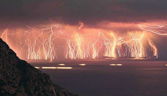 Топ-7 природних явищ, пояснити які не змогли навіть вчені.