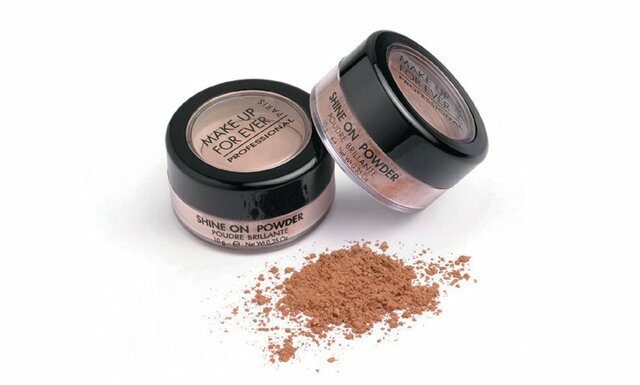 Топ 5 найкращих пудр для сяйва шкіри.