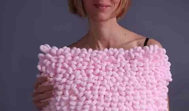 Пухнаста подушка своїми руками. Майстер-клас