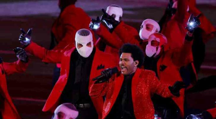 Забронювали столик, поїхали в одній машині: анджеліна джолі закрутила роман з the weeknd