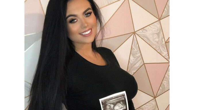 Півмільйона на еко: дівчина виконала мрію вмираючого батька, подарувавши йому онука