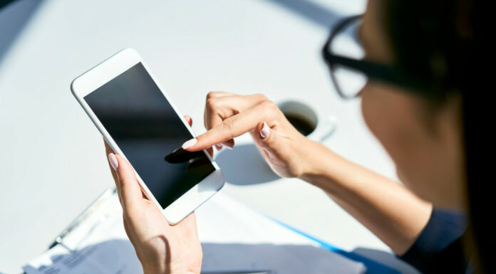 Навіть вчителі не витримують: 5 типів мам, які дратують усіх у батьківських чатах