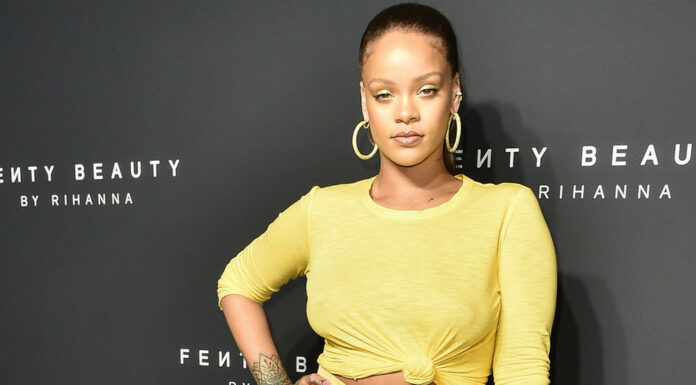 Рота, підйом! ріанна розбудила шанувальників пікантним фото