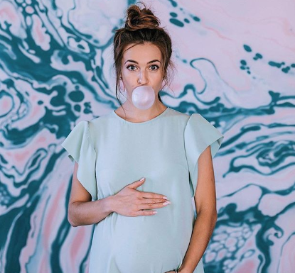 Що подарувати вагітній на новий рік: 100 ідей для подарунка