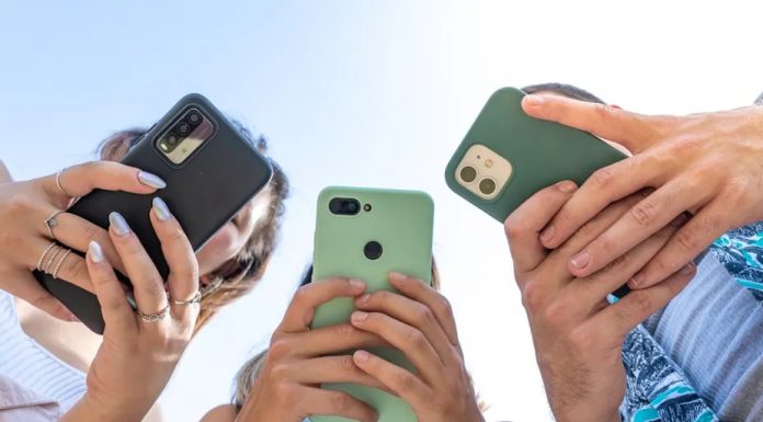 Шкільні консультанти стурбовані неправильним використанням учнями соціальних мереж