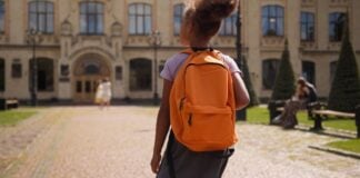 Обмеження освіти для всіх: чому не кожна дитина належить до кожного класу