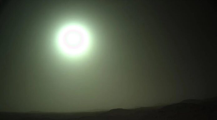 NASA використовує марсохід для спостереження за прихованою стороною Сонця ☀️