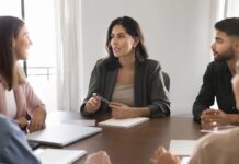 Інвестиції шкіл Нью-Йорка у коучинг центрального штату для зміцнення стабільності системи