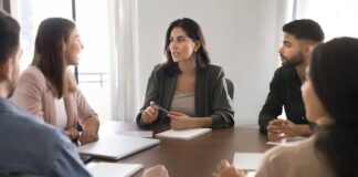 Інвестиції шкіл Нью-Йорка у коучинг центрального штату для зміцнення стабільності системи