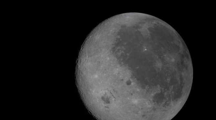 Людство повертається до місячних рубежів: Artemis II завершує історичний обліт Місяця