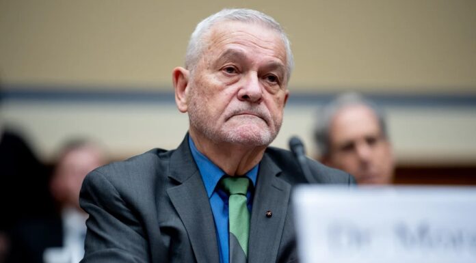Колишньому чиновнику NIH Девіду Моренсу висунуто звинувачення в передбачуваному приховуванні даних про походження COVID-19