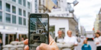 Как оставить цифровое наследие: планирование хранения фото и данных